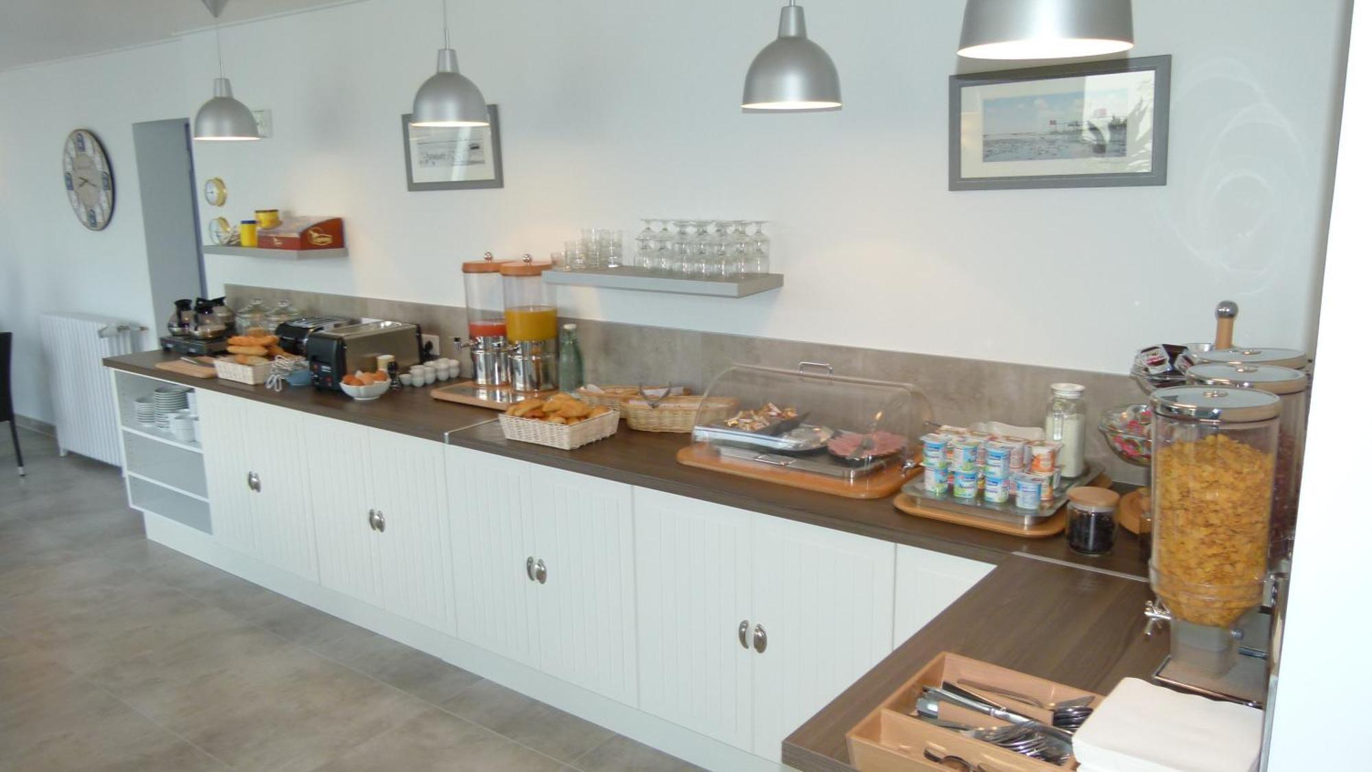 Hotel Le Square Saint-Pierre-d'Oleron Εξωτερικό φωτογραφία