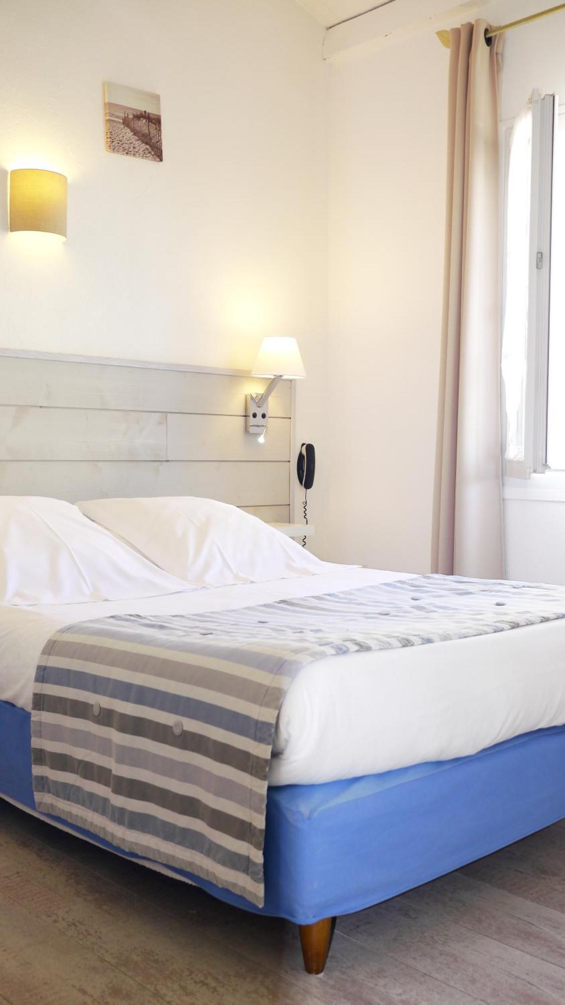 Hotel Le Square Saint-Pierre-d'Oleron Εξωτερικό φωτογραφία